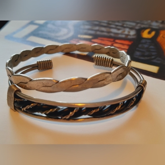 Jewelry - Set Of 2 Bracelets Silver And Black